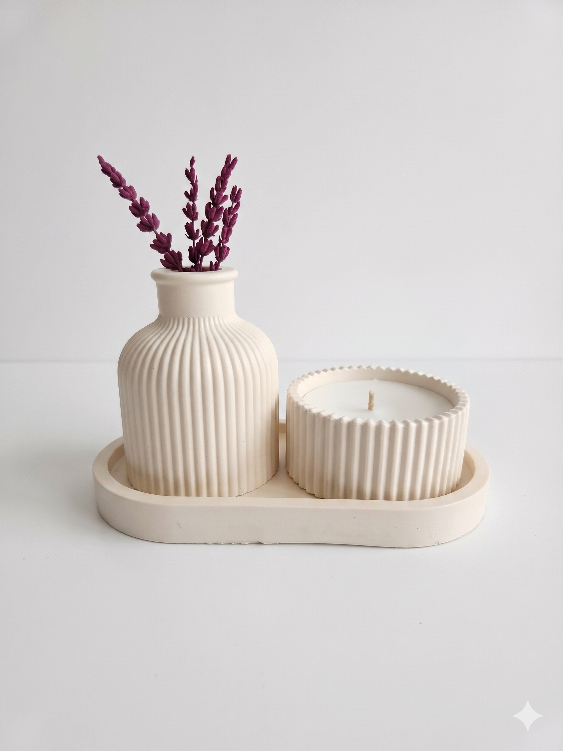 Minimalist Taş Tozu Vazo ve Dekoratif Tabaklı Mum Seti